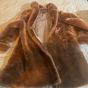 Luxurious Faux Fur Coat (5.4 pounds)